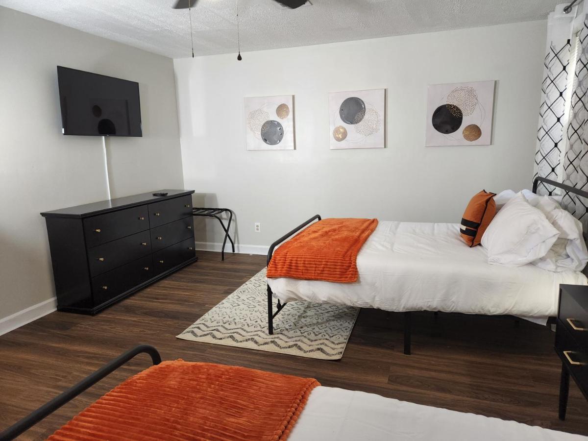 Spacious Centrally Located 3 Bed 2 Bath - Sleeps 8 Montgomery Exterior photo
