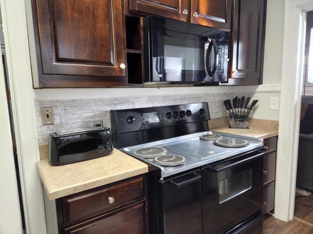 Spacious Centrally Located 3 Bed 2 Bath - Sleeps 8 Montgomery Exterior photo