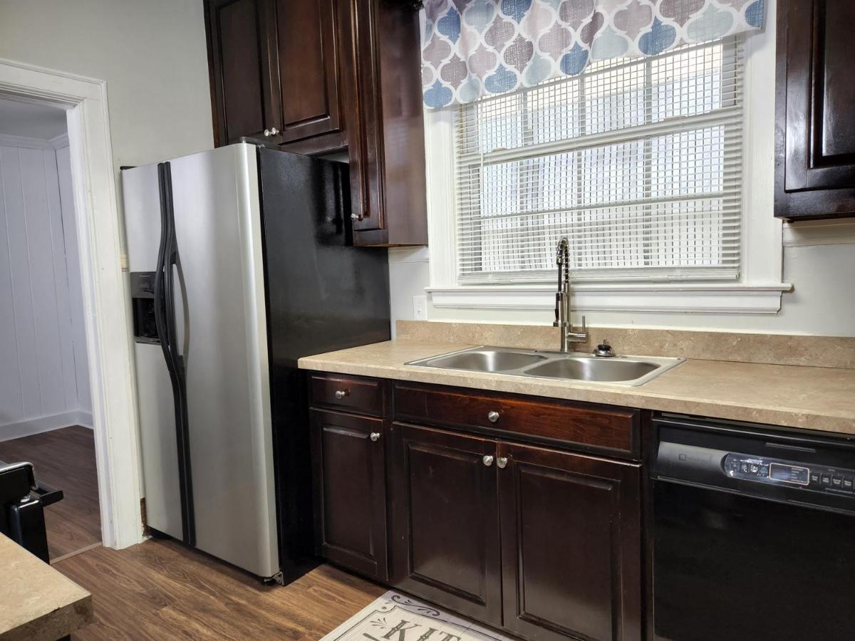 Spacious Centrally Located 3 Bed 2 Bath - Sleeps 8 Montgomery Exterior photo