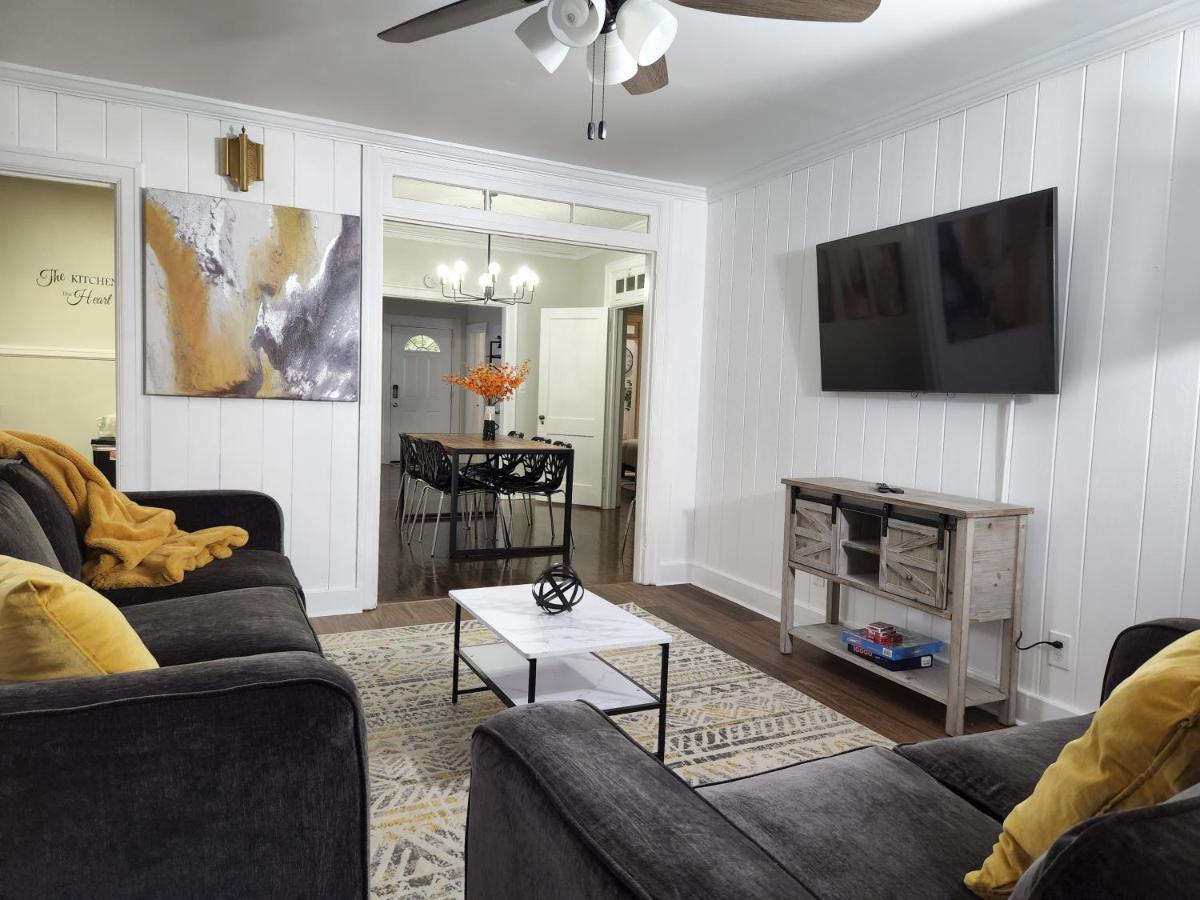 Spacious Centrally Located 3 Bed 2 Bath - Sleeps 8 Montgomery Exterior photo